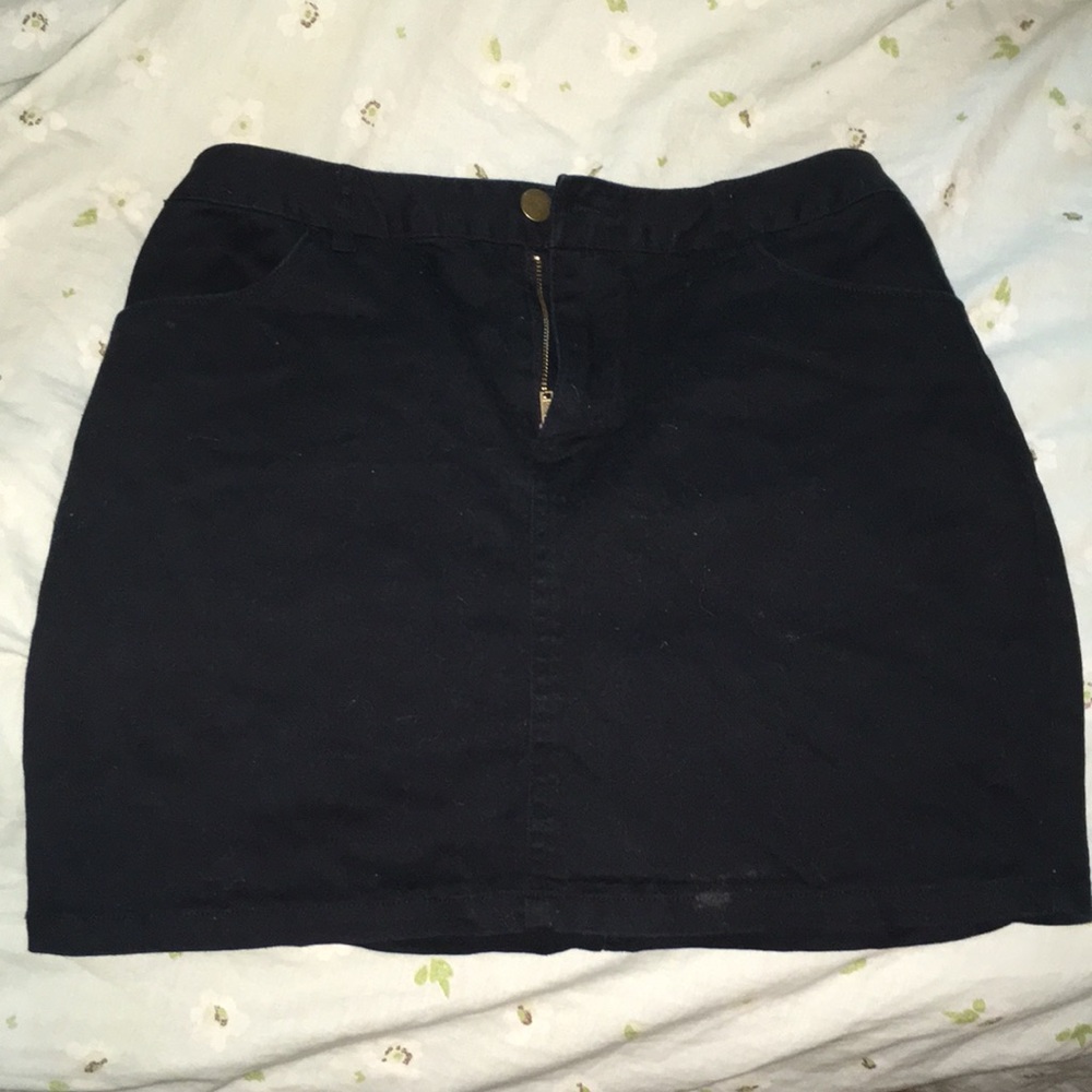 black mini skirt